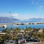 Captain's Gem 度假居 萨米